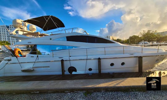 Aicon 62 ft Yacht ITALIAN LUXURY LIFE in Miami Beach Florida