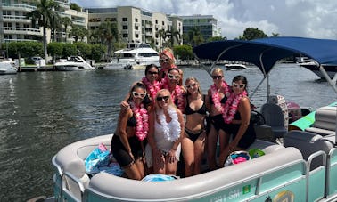 Beach Babe - Popular 25' Private Party Cruise in Fort Lauderdale - 12 Passengers