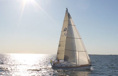 Trip to the island with Catalina Sailing Yacht Rental in Marina del Rey, California for up to 2 ppl