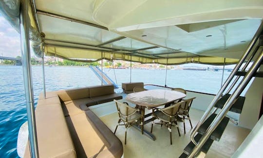 12 person Motor Yacht Rental in İstanbul, İstanbul
