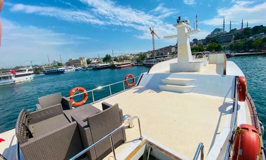 12 person Motor Yacht Rental in İstanbul, İstanbul
