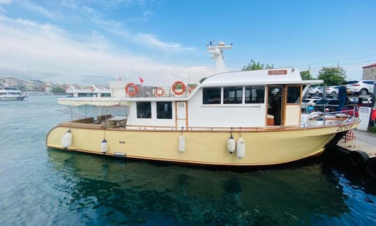 12 person Motor Yacht Rental in İstanbul, İstanbul