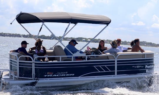 Alquiler de pontones y barcazas Sun Tracker's Party en Santa Fe Lake, Melrose FL