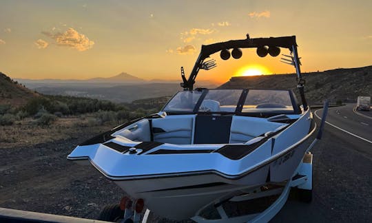 Wakesurf boat! (Non Captained) 2016 Axis A22  for Rent in Bend, Oregon