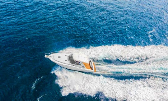 Sea Ray 40 Motor Yacht Rental in La Romana, La Altagracia