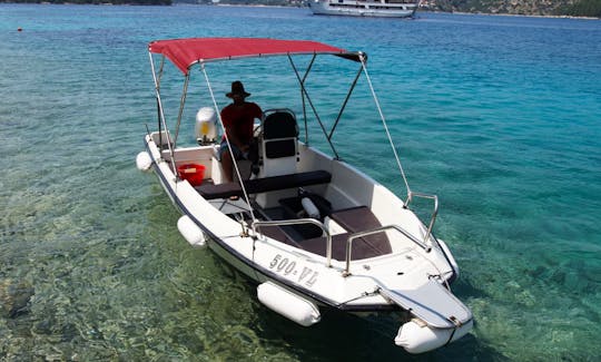 Rent 16' Fisherman Elan 495 Center Console in Vela Luka, Croatia