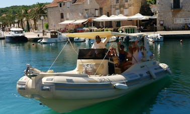 Aluguel de 25 RIB em Solemar Offshore em Vrboska, Croácia