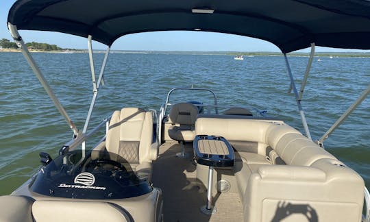 24ft SunTracker Party/Fishing Pontoon at Lake Grapevine, Texas