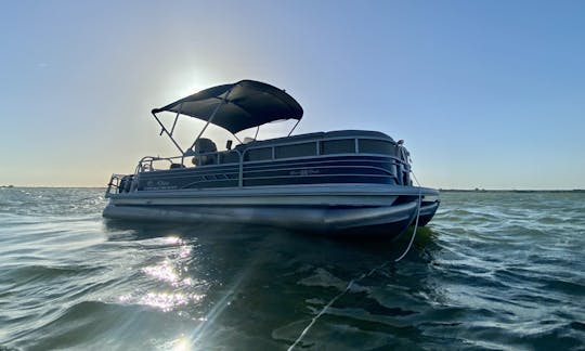 Pontón SunTracker para fiestas/pesca de 24 pies en el embalse de Cedar Creek, Texas