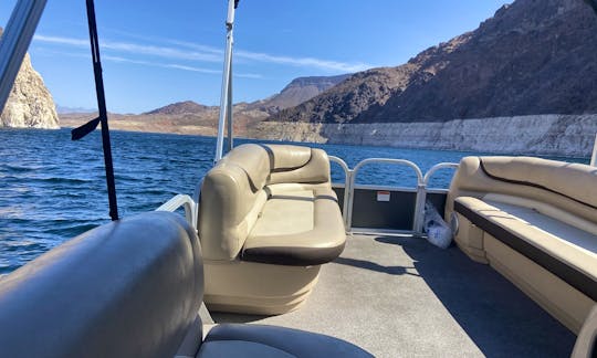 Suntracker DLX Party Barge Pontoon for Rent on Lake Elsinore