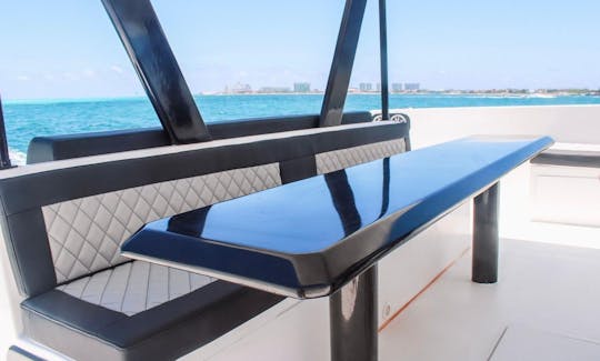 Catamarán deportivo de lujo Prestigue de 45' en alquiler en Cancún, Quintana Roo