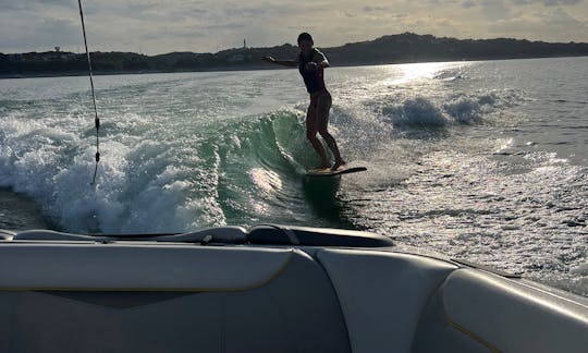 LAKE LBJ - Wake Boat Tige 24V com sistema de surf