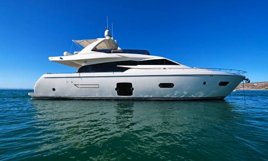2013 Luxury Ferretti 72’ Yacht VIP Service. Balandra and Espíritu Santo Island!