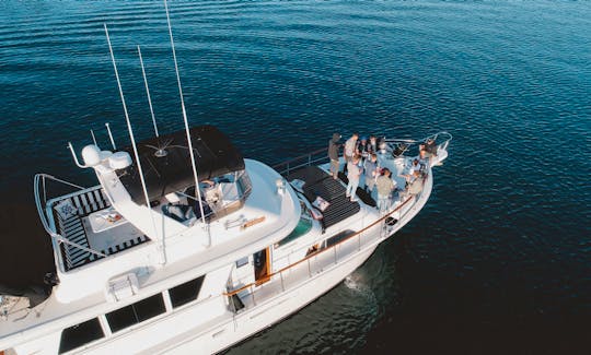 60' Luxury Hatteras Yacht for Private Charters & Party Cruises