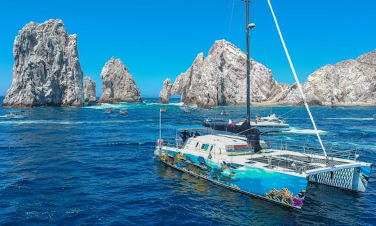 Incrível catamarã de festas de 60 pés para alugar em Cabo San Lucas