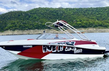 Lake Lyndon B Johnson - MTX 220 Extreme Wakeboard Boat