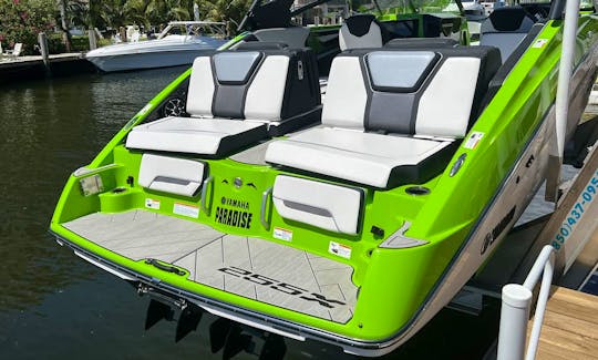Beautiful 2022 Yamaha 255XD Powerboat for rent in Fort Lauderdale, Florida
