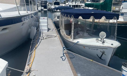 Bateau électrique Duffy de 21 pieds à Marina del Rey, en Californie