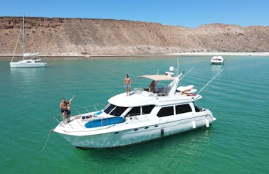 Motor Yacht Rental in La Paz, Baja California Sur
