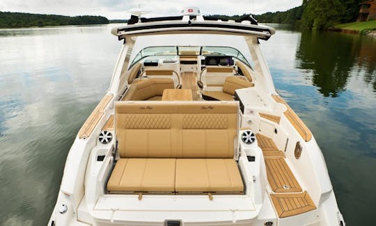 Sea Ray SLX 350 Great Space & Fun on board in Puerto Vallarta, Jalisco