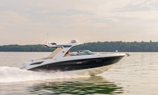 Sea Ray SLX 350 Gran espacio y diversión a bordo en Puerto Vallarta, Jalisco