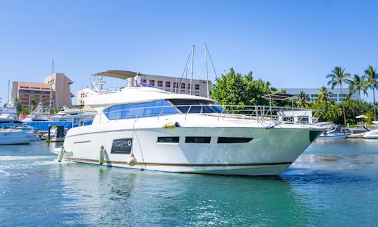 Iate a motor de luxo Sport Line Prestige 620s | Puerto Vallarta (inclui comida)