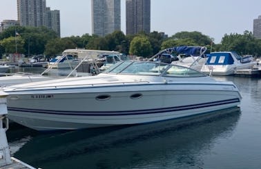 33' Formula Motor Yacht with Large Outdoor Space for Rent in Chicago, Illinois