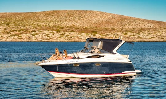 Croisières quotidiennes incroyables en mer en Crète à bord du yacht à moteur Regal 2860