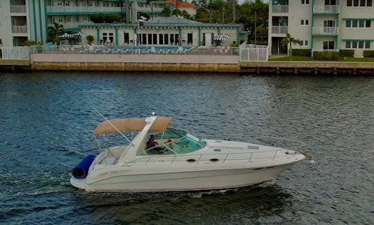 Private Yacht Tour in Miami/ Swim in a beautifull sandbar (12 ppl)