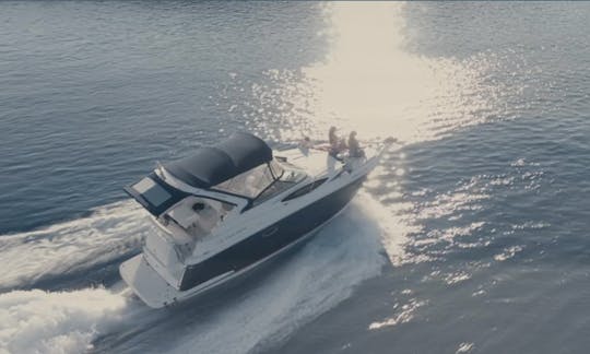 Croisières quotidiennes incroyables en mer en Crète à bord du yacht à moteur Regal 2860