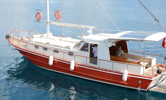 Mega1 40' Luxury Gulet Charter for Daily Tours!