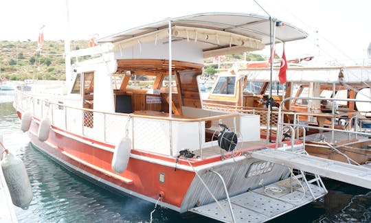 Mega1 40' Luxury Gulet Charter for Daily Tours!