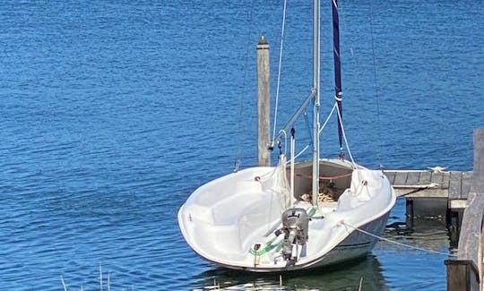 Hunter 170 Sailboat with Honda motor in Sag Harbor, New York