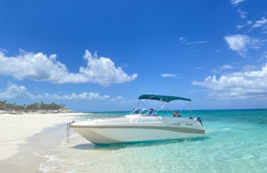 26ft Hurricane Deck Boat for private island cruises in Turks and Caicos Islands