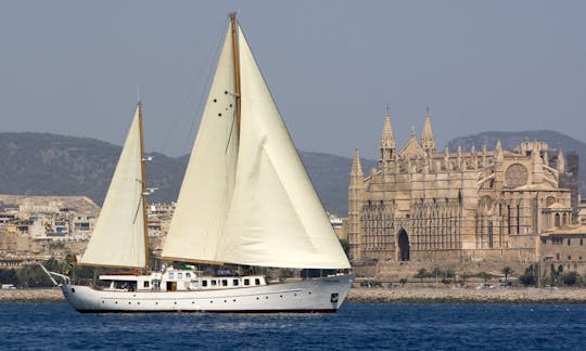 35 meters ''Southern Cross'' Classic Sailboat  in Barcelona