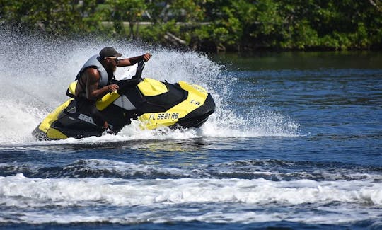 Jet ski sur le lac Allatoona 