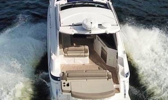 Regal 36ft Luxury Yacht | $350 | 7 people