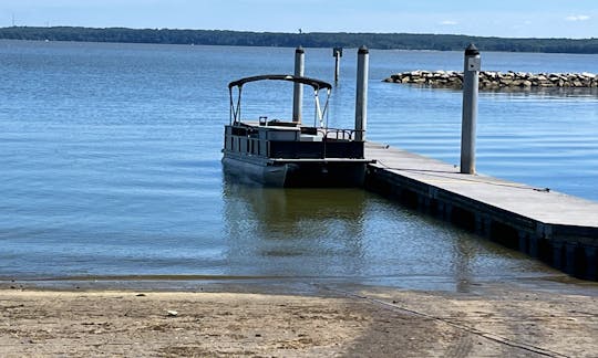 Pontoon Powered By 130 Hp Outboard For Rent In Mineral, Virginia