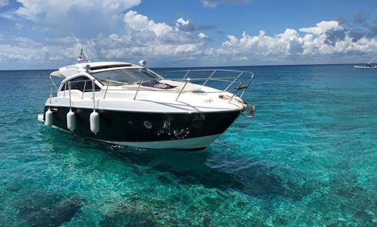 Flawless 35 ft. Marquis in Cancun ,1 hour of Free Jetski 