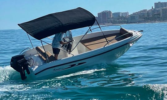 Rent this boat without a license and get the most out of the sea