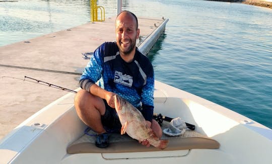 De novato a profesional: tours de pesca guiados para toda la familia en Abu Dhabi