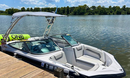 Bowrider to Cruise/Watersports on Lake Conroe + Drone & 360 photo & video available
