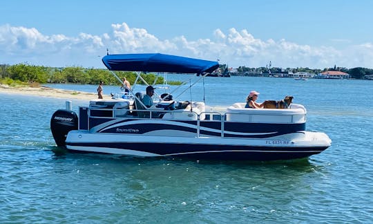Southwinds 25ft Deckboat Charter in St. Augustine