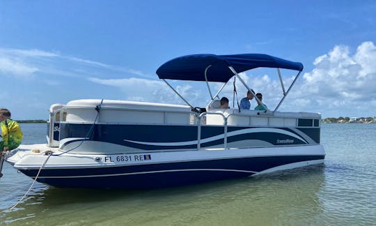 Southwinds 25ft Deckboat Charter in St. Augustine