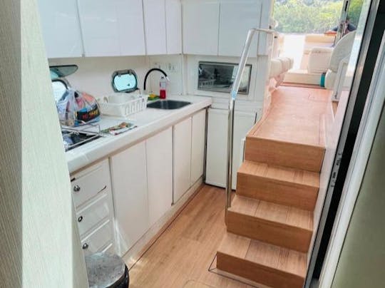 Yacht à moteur Intermarine 440 de 44 pieds à Ubatuba, São Paulo