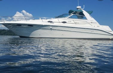 *Fall Specials* 33ft Yacht Cruiser Rental in Austin, Texas