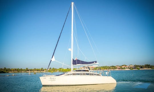 Catamaran PDQ à 37 minutes de Tulum avec tout compris.