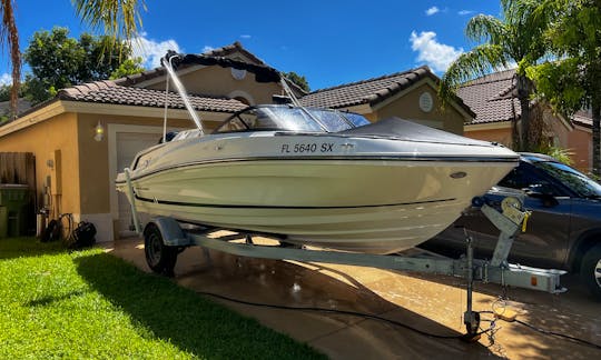 Beautiful and Spacious 21ft Bayliner Bowrider for Rent in Homestead, FL
