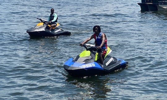 Location de jetski Seadoo GTI Spark sur le lac Conroe, au Texas