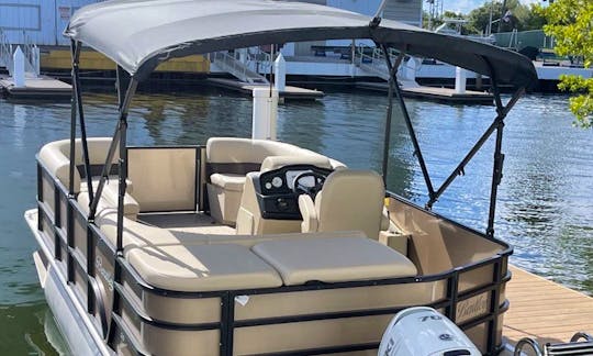 CAPTAIN FEE IS INCLUDED/GET 1 HR FREE on brand NEW PARTY BENTLEY PONTOON/